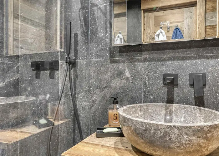 Renove 2 Pieces, Balcon, Parking A - Fr-1-453-319